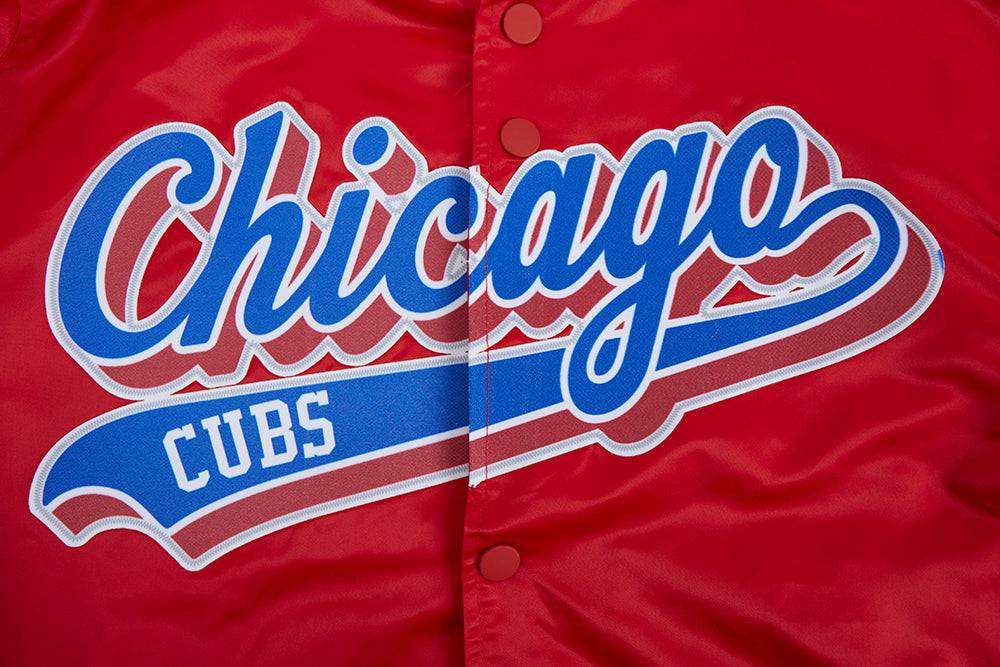 CHAQUETA DE SATÉN PARA HOMBRE MLB CHICAGO CUBS SCRIPT TAIL (ROJA)