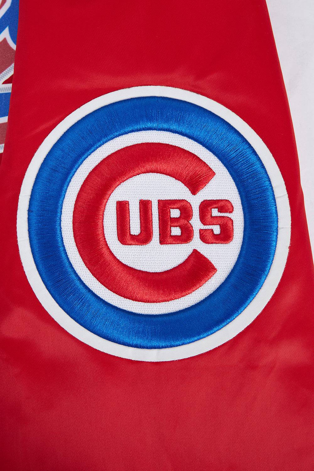 CHAQUETA DE SATÉN PARA HOMBRE MLB CHICAGO CUBS SCRIPT TAIL (ROJA)
