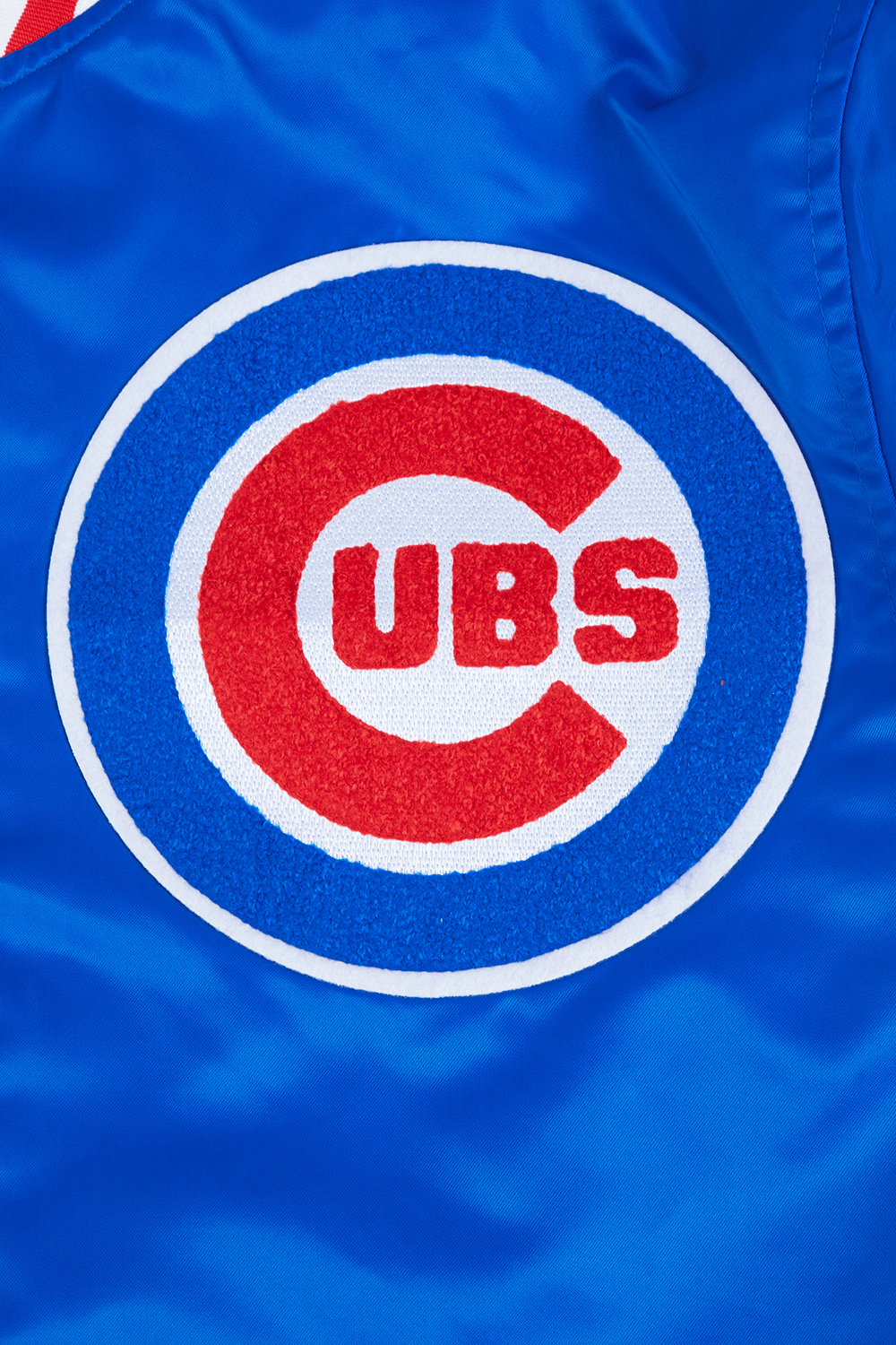 CHAQUETA DE SATÉN ACANALADA MASHUP PARA HOMBRE MLB CHICAGO CUBS (AZUL REAL/ROJO)