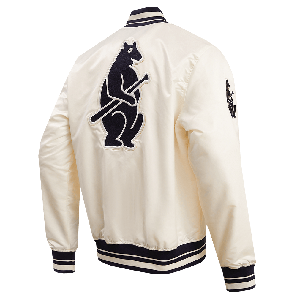 CHAQUETA DE SATÉN ACANALADA CLÁSICA RETRO PARA HOMBRE MLB CHICAGO CUBS (BLANCO HUESO/ AZUL MARINO NOCHE)