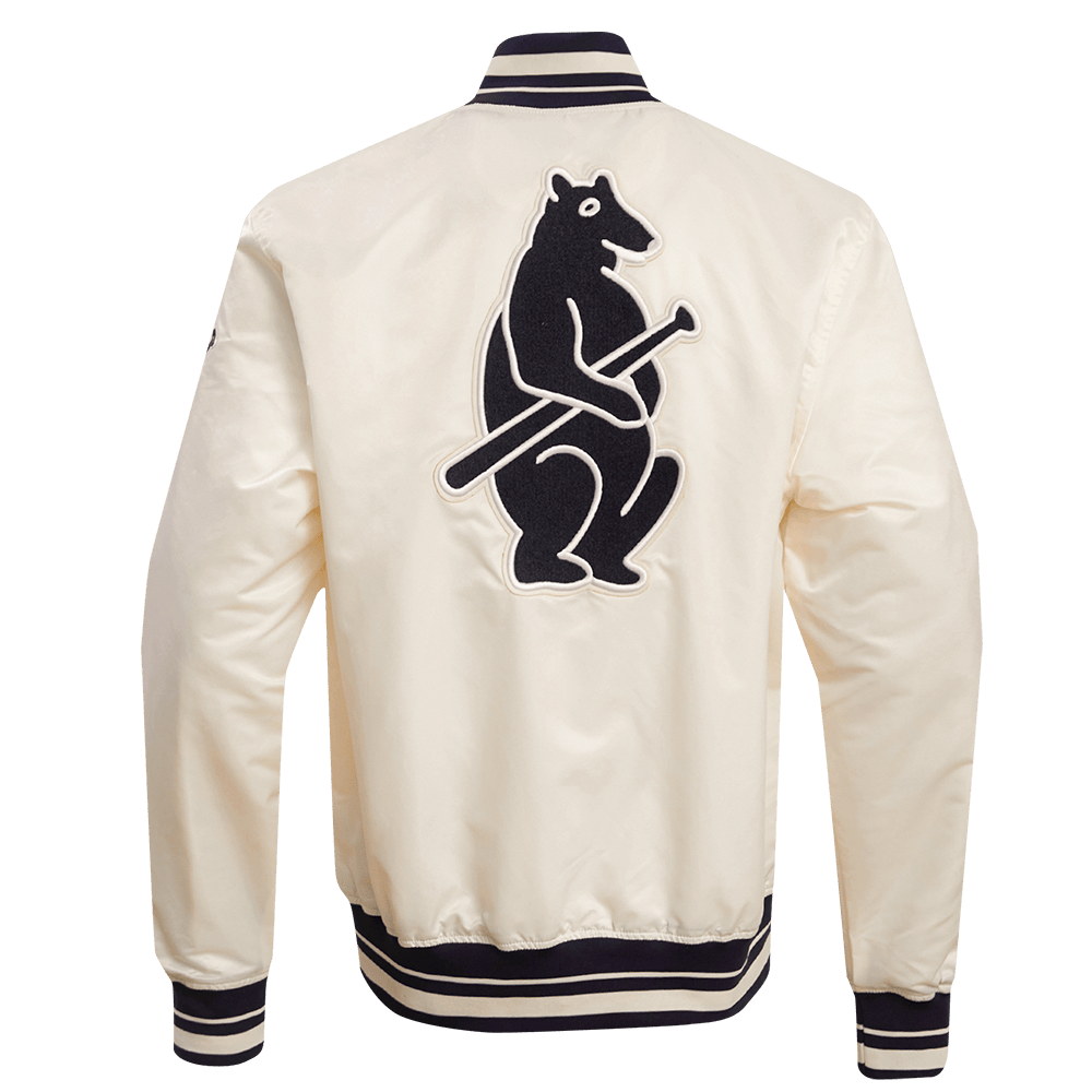 CHAQUETA DE SATÉN ACANALADA CLÁSICA RETRO PARA HOMBRE MLB CHICAGO CUBS (BLANCO HUESO/ AZUL MARINO NOCHE)