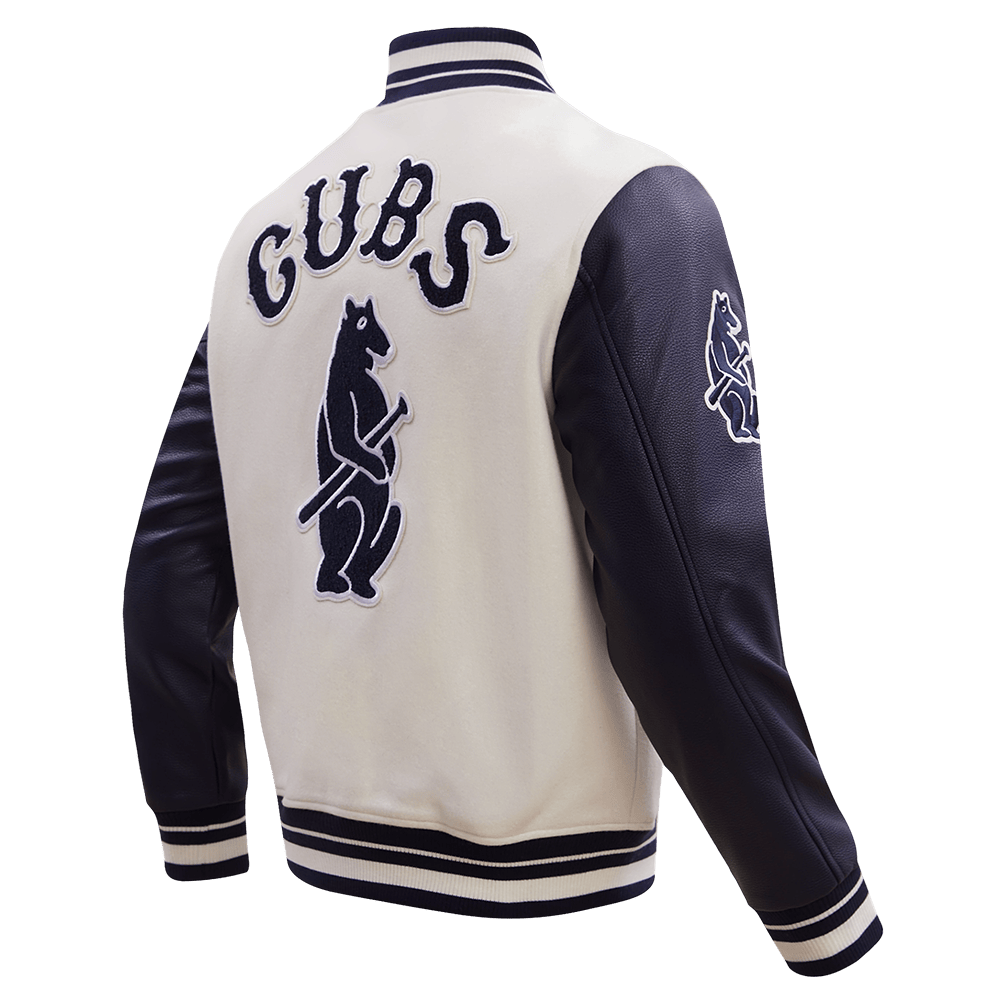 CHAQUETA UNIVERSITARIA DE LANA ACANALADA RETRO CLÁSICA PARA HOMBRE MLB CHICAGO CUBS (BLANCO HUEVO/AZUL MARINO NOCHE)