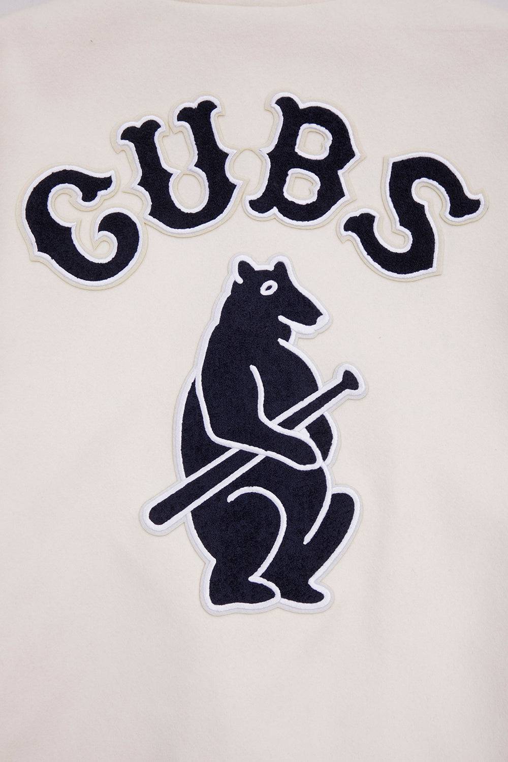 CHAQUETA UNIVERSITARIA DE LANA ACANALADA RETRO CLÁSICA PARA HOMBRE MLB CHICAGO CUBS (BLANCO HUEVO/AZUL MARINO NOCHE)