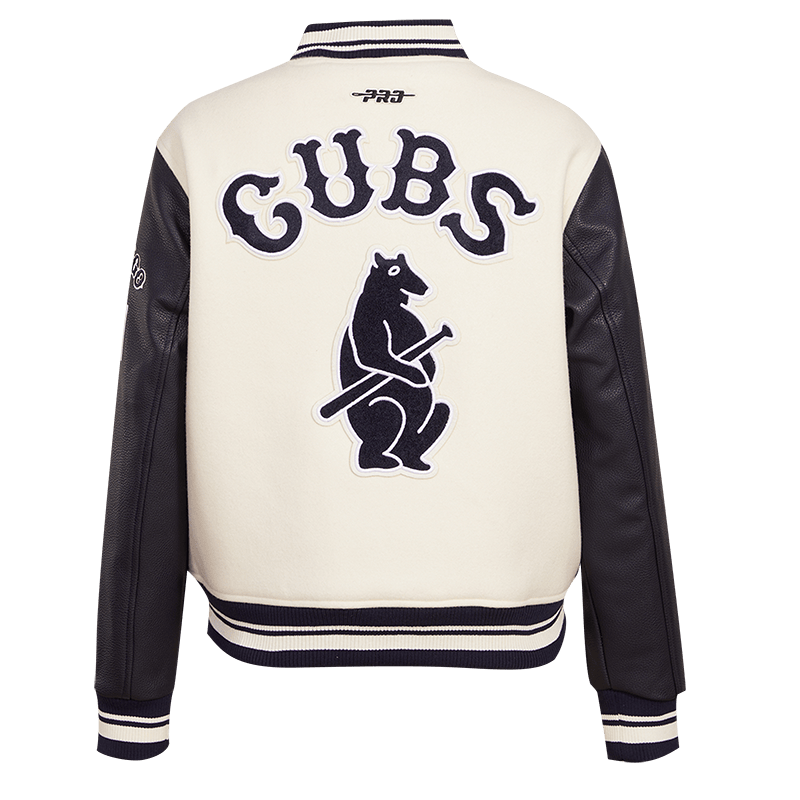 CHAQUETA UNIVERSITARIA RETRO CLÁSICA DE LANA ACOSTILLADA PARA MUJER MLB CHICAGO CUBS (BLANCO HUESO/ AZUL MARINO MEDIANO)