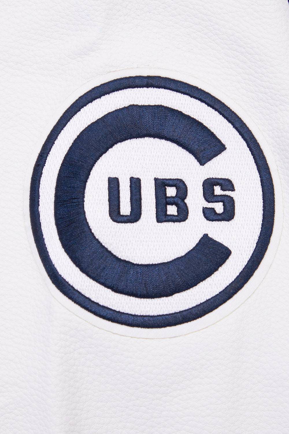 CHAQUETA UNIVERSITARIA RETRO CLÁSICA DE LANA ACANALADA PARA MUJER MLB CHICAGO CUBS (AZUL MARINO MIDNIGHT/BLANCO)