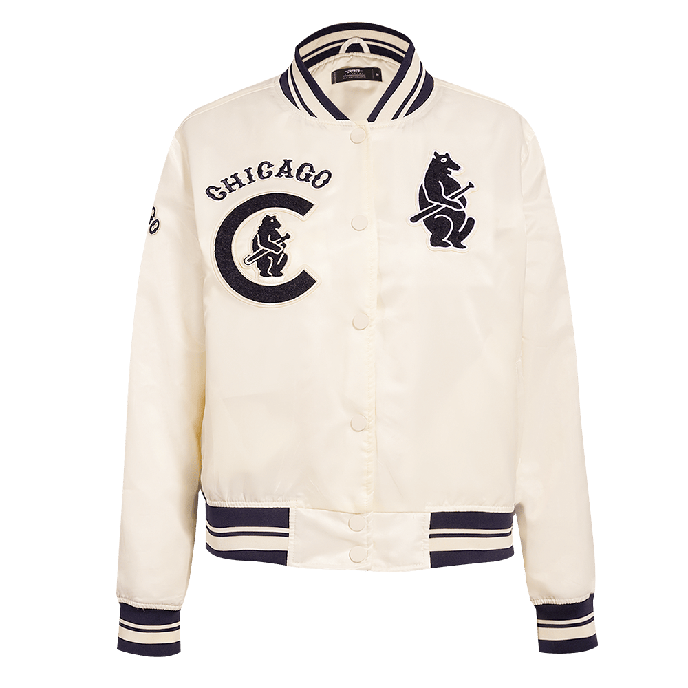 CHAQUETA DE SATÉN ACANALADA RETRO CLÁSICA PARA MUJER MLB CHICAGO CUBS (BLANCO HUEVO/ AZUL MARINO NOCHE)