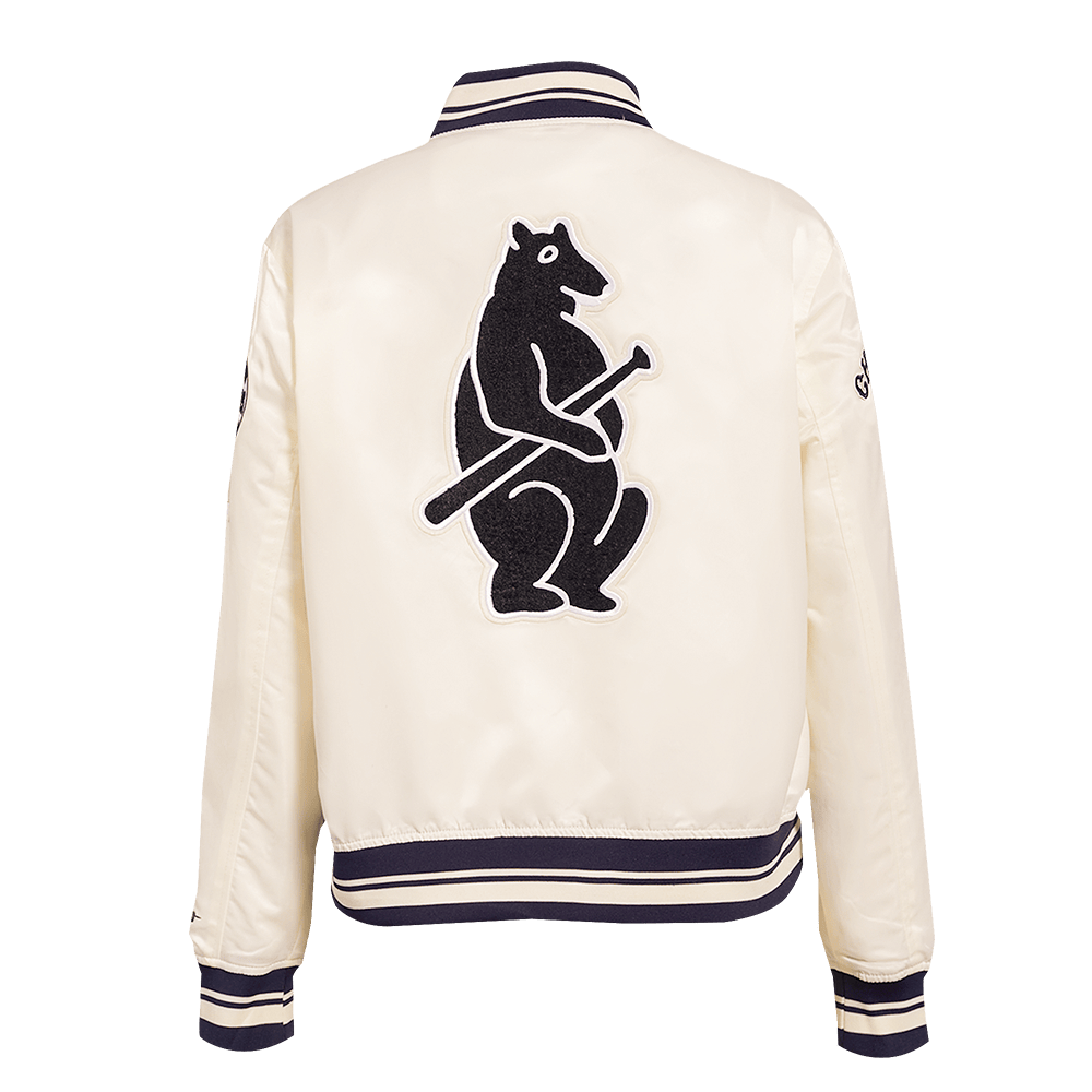 CHAQUETA DE SATÉN ACANALADA RETRO CLÁSICA PARA MUJER MLB CHICAGO CUBS (BLANCO HUEVO/ AZUL MARINO NOCHE)