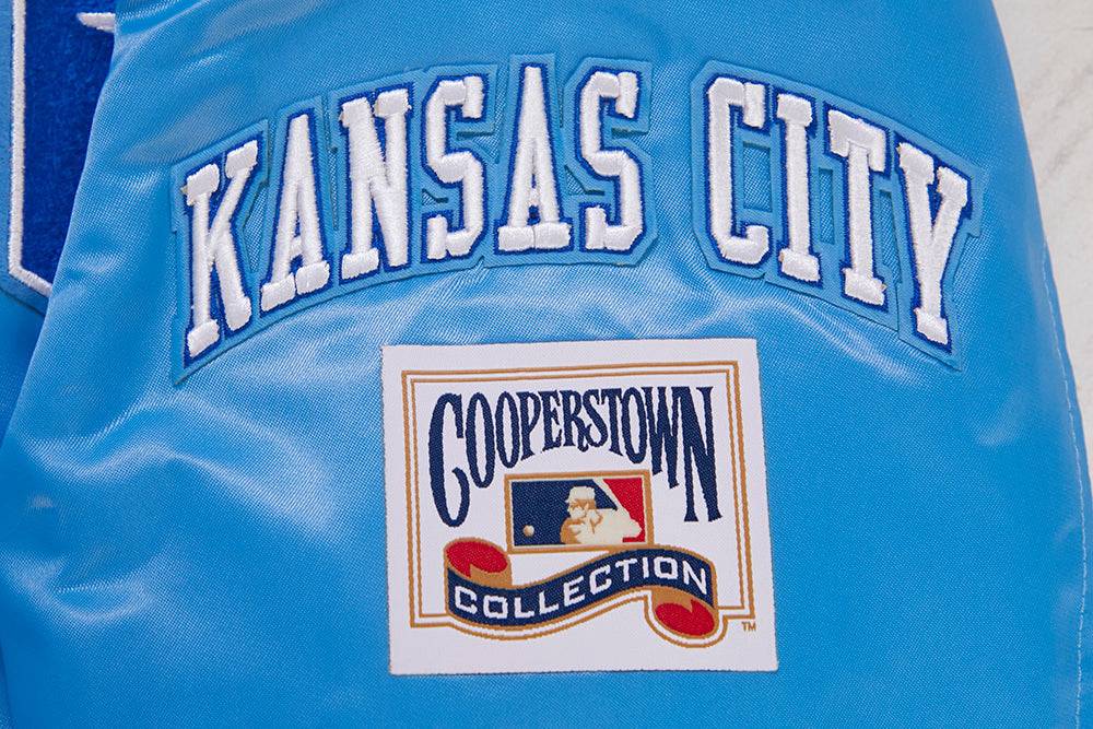 CHAQUETA DE SATÉN ACANALADA RETRO CLÁSICA PARA MUJER MLB KANSAS CITY ROYALS (AZUL UNIVERSITARIO)