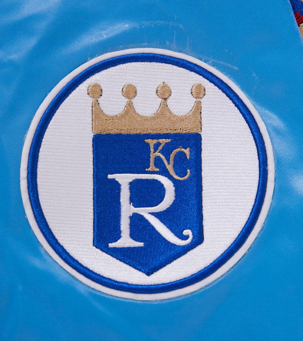 CHAQUETA DE SATÉN ACANALADA RETRO CLÁSICA PARA MUJER MLB KANSAS CITY ROYALS (AZUL UNIVERSITARIO)