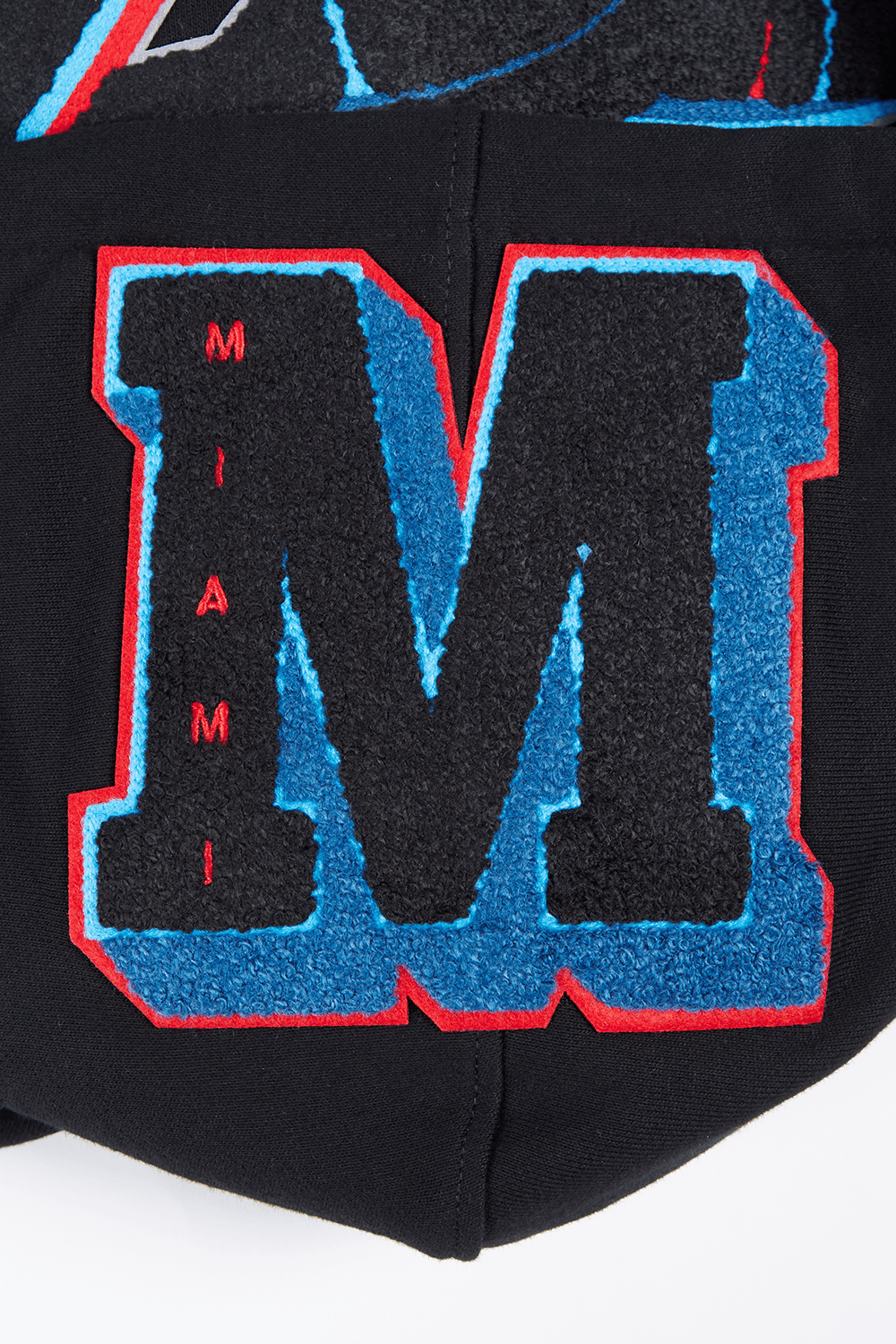 SUDADERA CON CAPUCHA PARA HOMBRE MLB MIAMI MARLINS LOGO MASHUP (NEGRA)