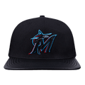 GORRA MLB MIAMI MARLINS SCRIPT TAIL DE LANA CON CIERRE AJUSTABLE (NEGRA)