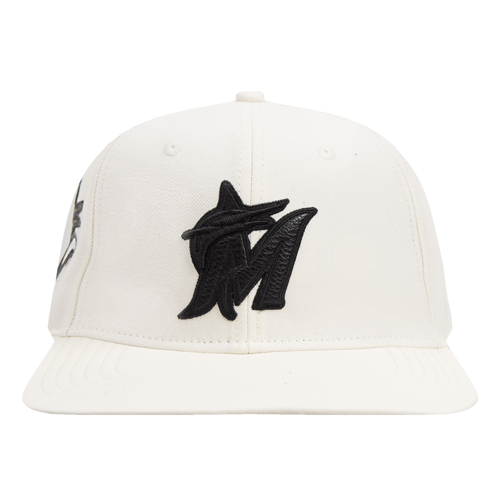GORRA STRAPBACK MLB MIAMI MARLINS LOGO PRINCIPAL TRIPLE TONAL (CASCARA DE HUEVO)