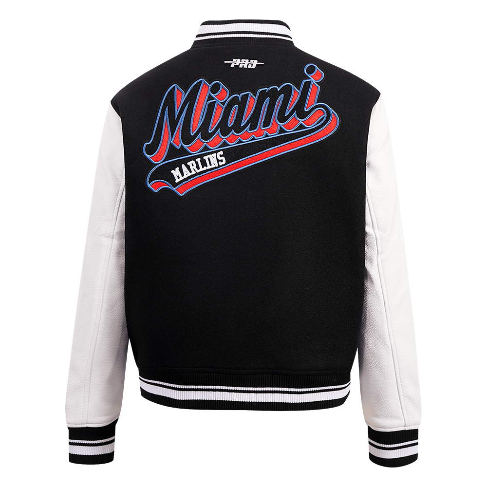 CHAQUETA UNIVERSITARIA DE LANA PARA MUJER MLB MIAMI MARLINS SCRIPT TAIL (NEGRA/BLANCA)