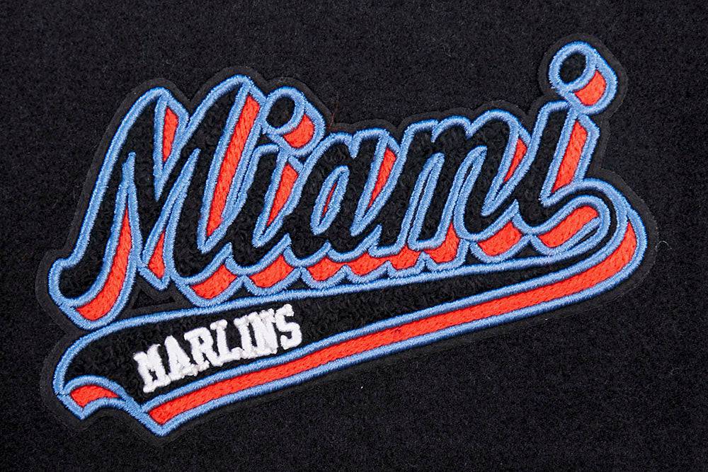 CHAQUETA UNIVERSITARIA DE LANA PARA MUJER MLB MIAMI MARLINS SCRIPT TAIL (NEGRA/BLANCA)
