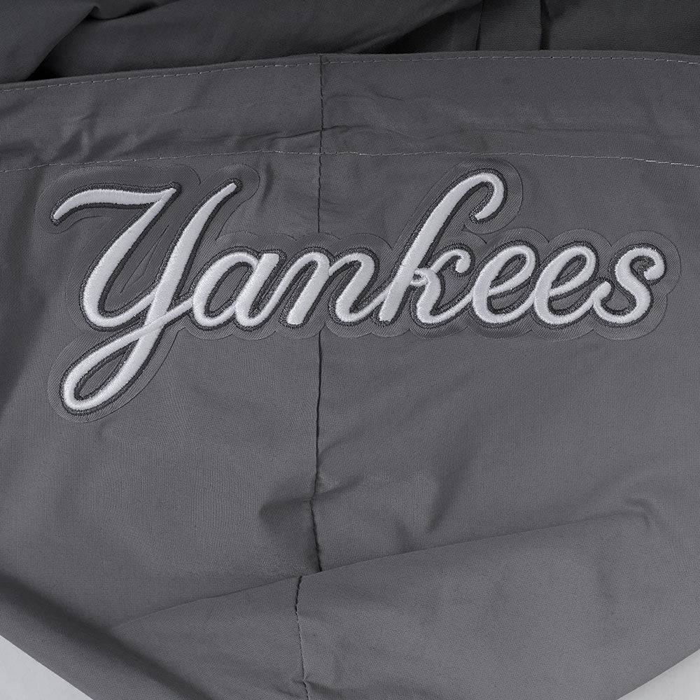 MLB NEW YORK YANKEES CLASSIC WIND SUIT SUDADERA CON CAPUCHA TEJIDA PARA HOMBRE CON CREMALLERA COMPLETA (GRIS)