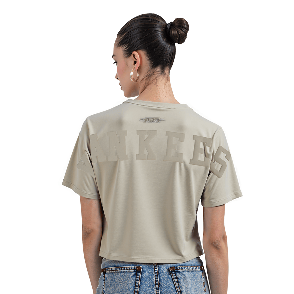 MLB NEW YORK YANKEES WINGSPAN WOMEN'S SJ BOXY TEE (TAUPE)
