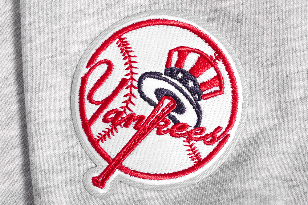 MLB NEW YORK YANKEES MASHUP WOMEN'S RIB CROPPED PULLOVER HOODIE (HEATHER GREY/MIDNIGHT NAVY)