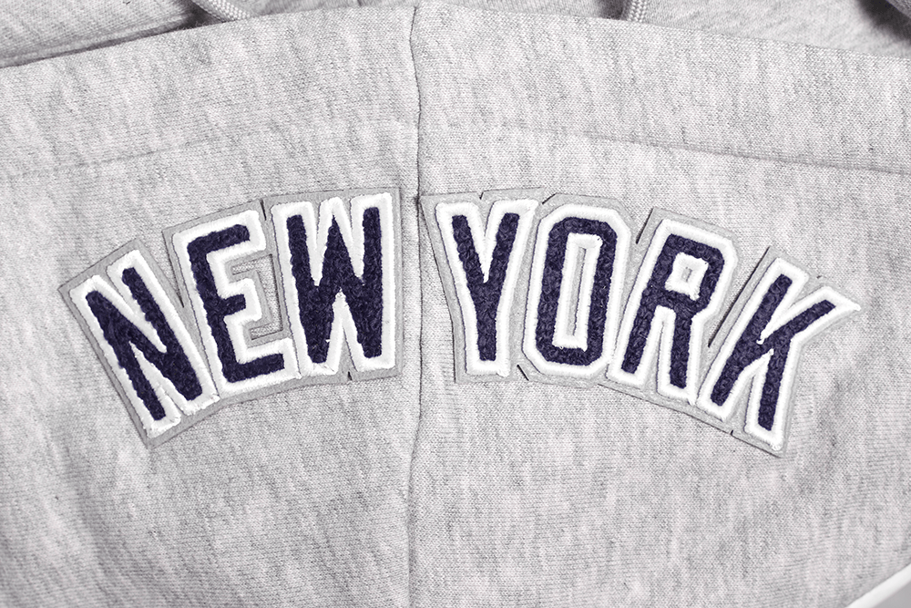 MLB NEW YORK YANKEES MASHUP WOMEN'S RIB CROPPED PULLOVER HOODIE (HEATHER GREY/MIDNIGHT NAVY)