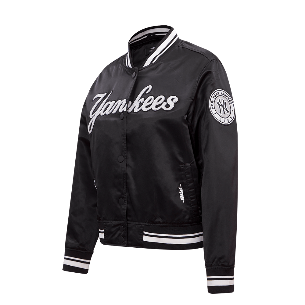 CHAQUETA DE SATÉN ACANALADO PARA MUJER MLB NEW YORK YANKEES PEARLS (NEGRA)