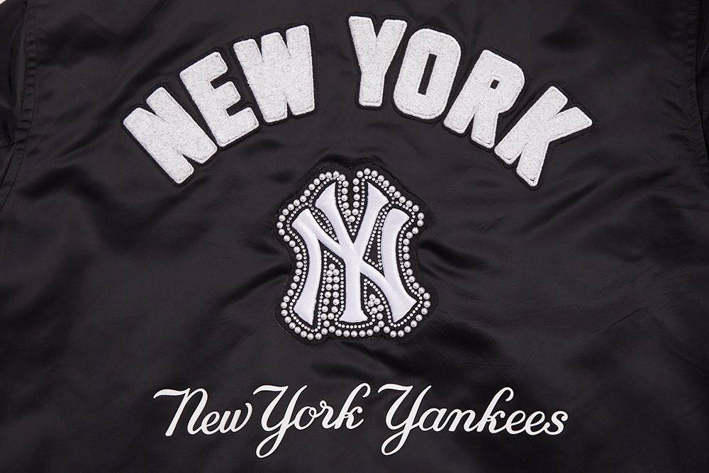 CHAQUETA DE SATÉN ACANALADO PARA MUJER MLB NEW YORK YANKEES PEARLS (NEGRA)