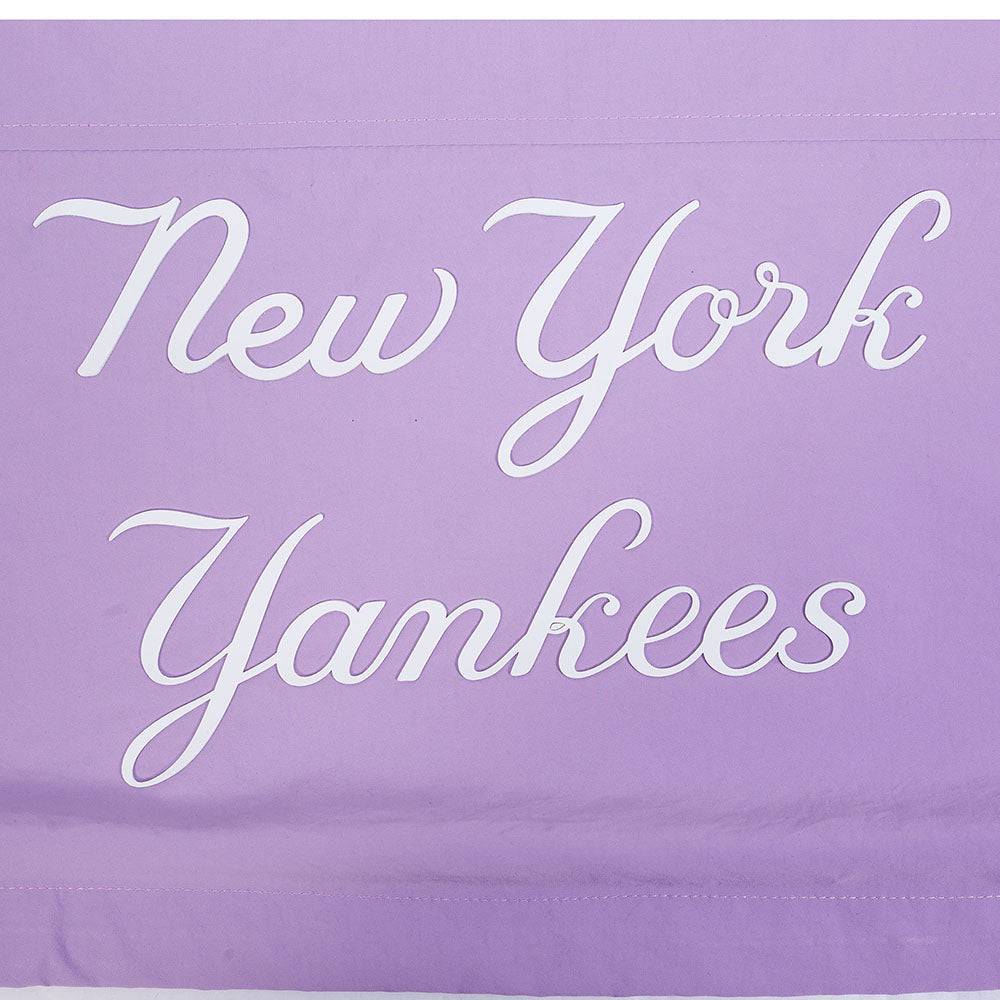 MLB NEW YORK YANKEES HOLOGRAM WOMEN'S 1/2 ZIP WIND JACKET (IRIDESCENT)