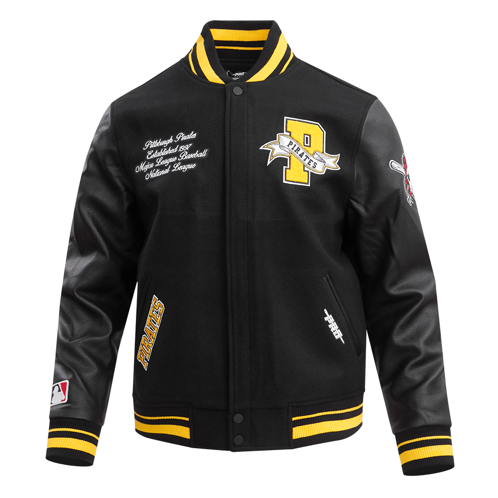 CHAQUETA UNIVERSITARIA DE LANA ACANALADA PARA HOMBRE MLB PITTSBURGH PIRATES CON BANDERINES DEL EQUIPO (NEGRA/AMARILLA)