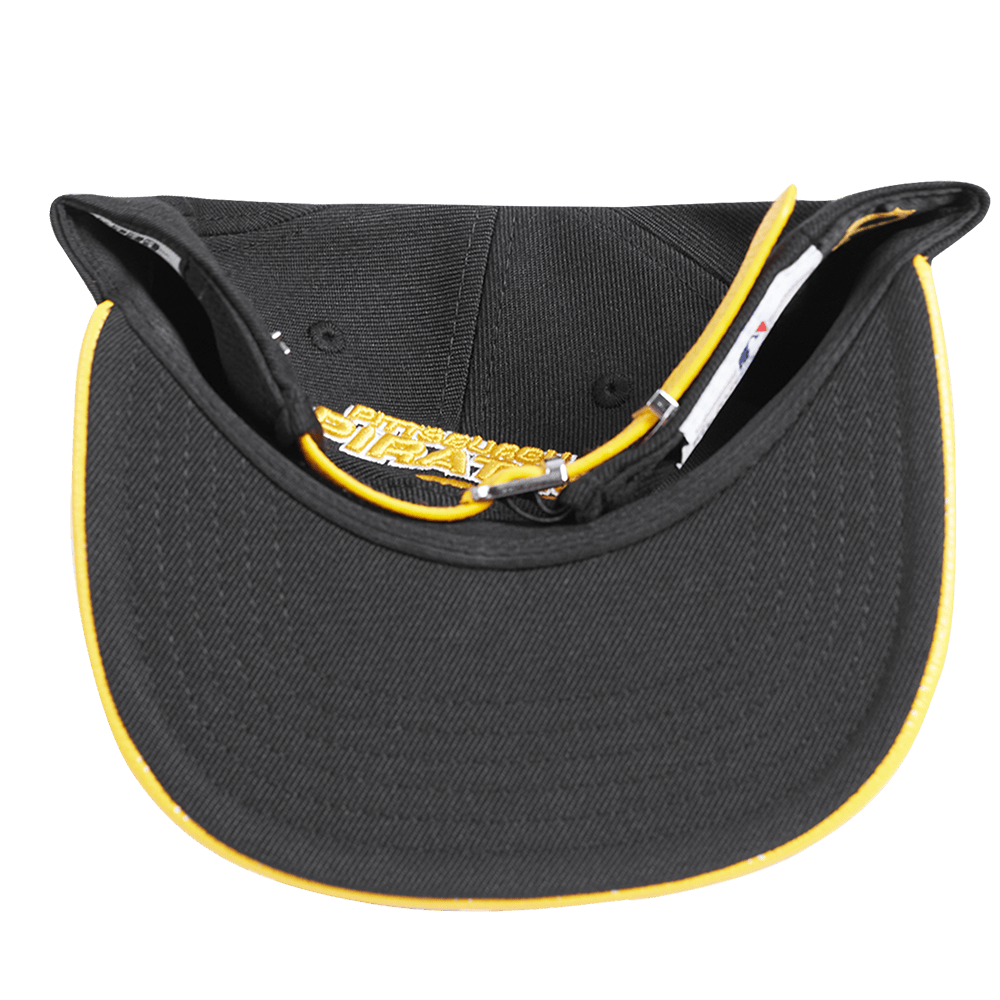 GORRA MLB PITTSBURGH PIRATES DE LANA CON LOGO FAST LANE Y CIERRE AJUSTABLE (NEGRA)