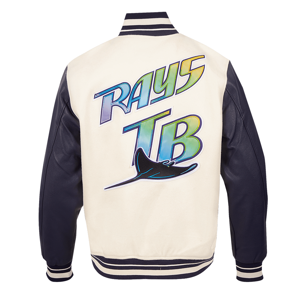 CHAQUETA UNIVERSITARIA CLÁSICA RETRO DE LANA ACANALADA PARA HOMBRE MLB TAMPA DEVIL RAYS (BLANCO HUESO/ AZUL MARINO NOCTURNO)
