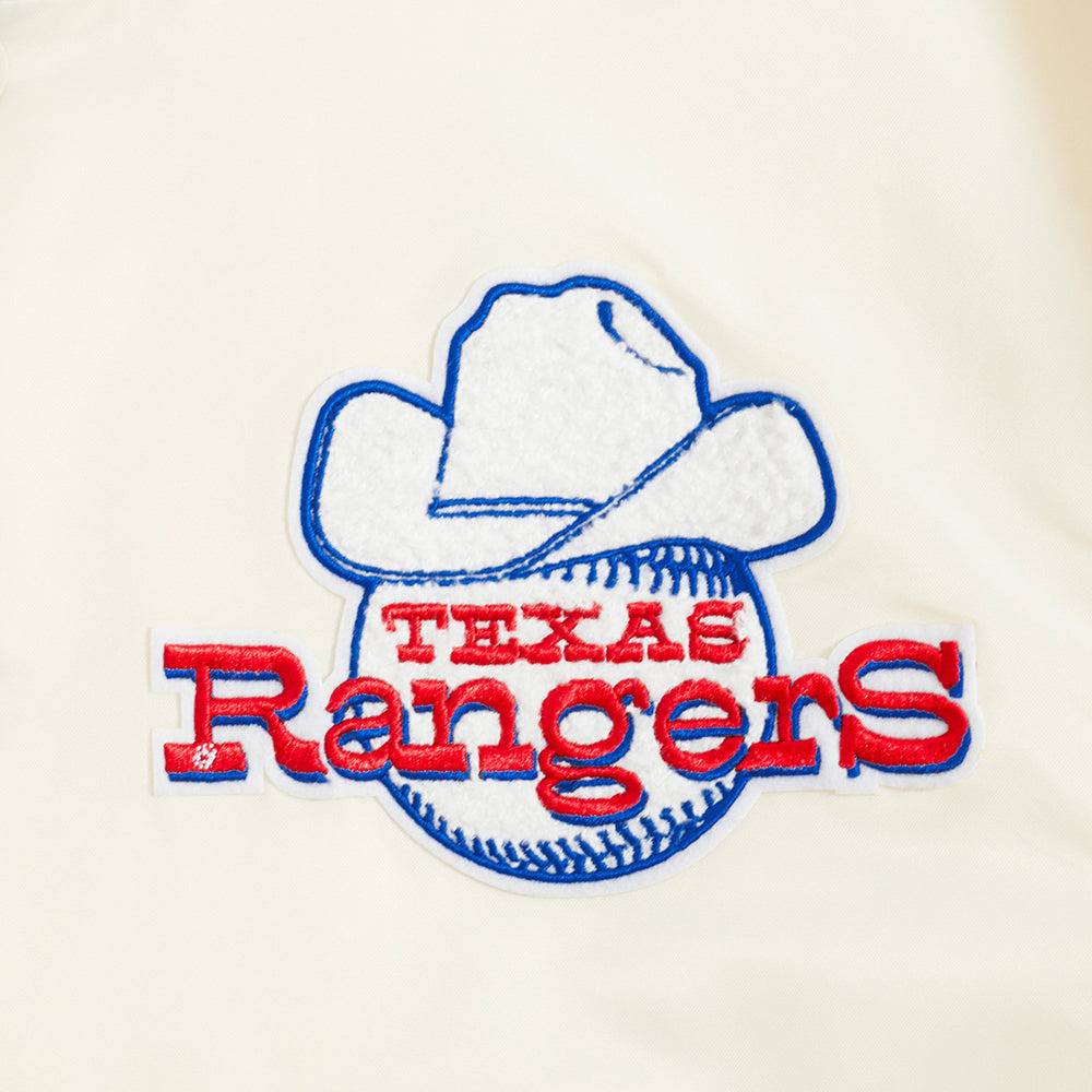 CHAQUETA RETRO CLÁSICA DE SATÉN CON CANALÉ PARA HOMBRE MLB TEXAS RANGERS (BLANCO HUESO/AZUL REAL)