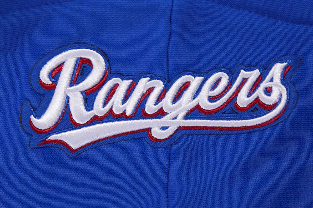 SUDADERA CORTA CON CAPUCHA DE FELPA ACANALADA PARA MUJER MLB TEXAS RANGERS SCRIPT TAIL (AZUL REAL/ROJO)