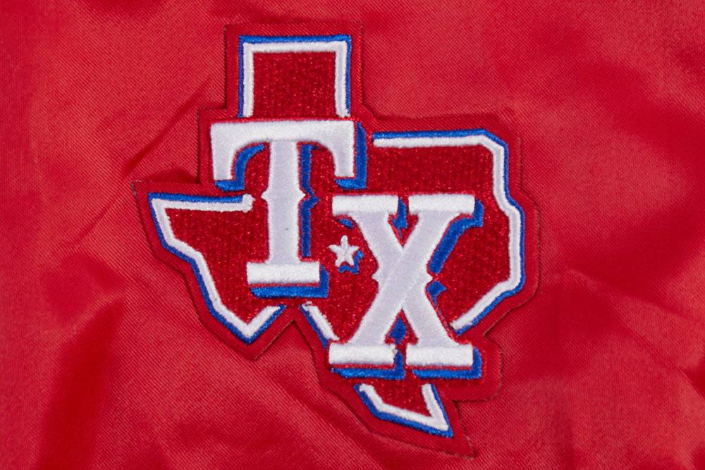 CHAQUETA DE SATÉN MLB TEXAS RANGERS SCRIPT TAIL PARA MUJER (ROJA)